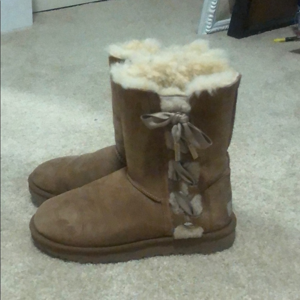 tan uggs with bows on the side